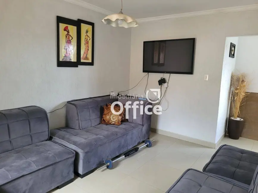Foto 1 de Casa com 3 quartos à venda, 200m2 em Vila Formosa, Anapolis - GO