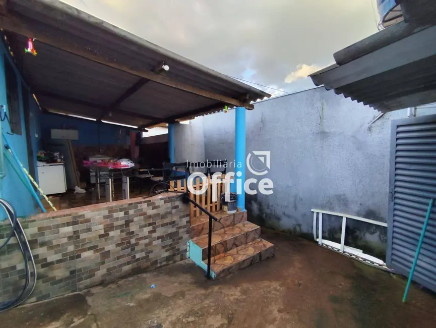 Casa com 2 quartos à venda, 420m2 em Parque das Primaveras, Anapolis - GO - imagem 4 Foto 4 de Casa com 2 quartos à venda, 420m2 em Parque das Primaveras, Anapolis - GO