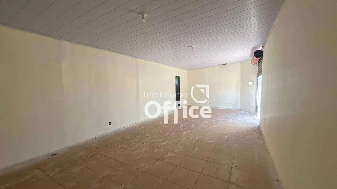 Foto 4 de Casa com 2 quartos à venda, 200m2 em Vila Santa Isabel, Anapolis - GO