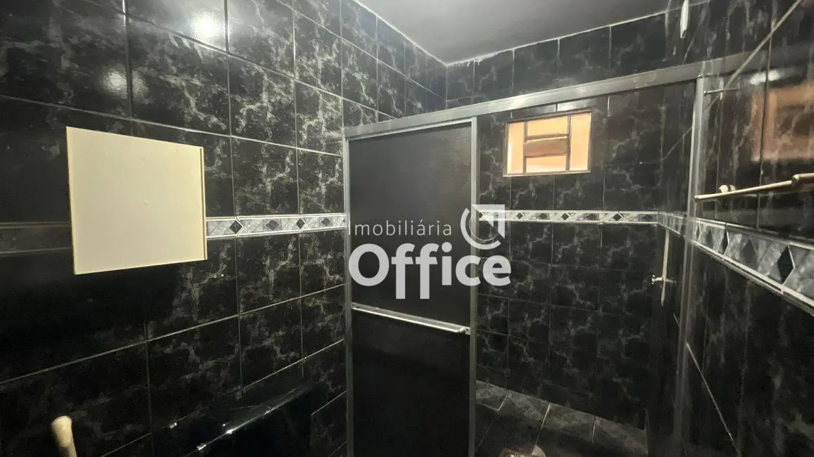 Foto 9 de Casa com 2 quartos à venda, 200m2 em Vila Santa Isabel, Anapolis - GO
