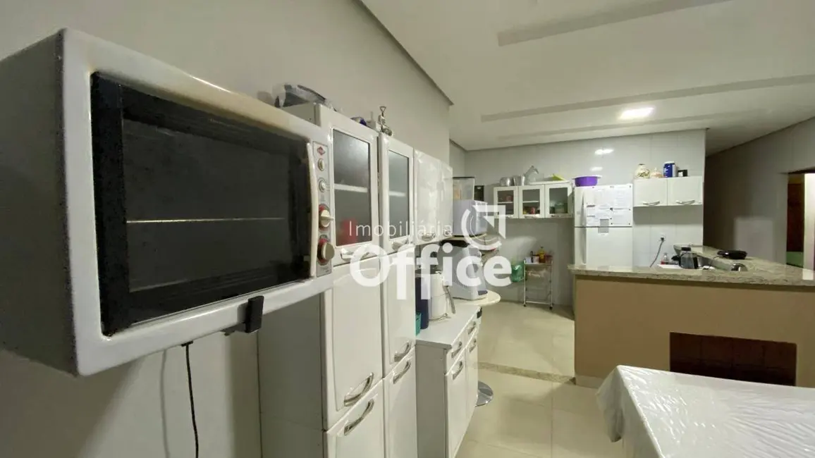 Casa com 4 quartos à venda, 300m2 em Anapolis - GO - imagem 6 Foto 6 de Casa com 4 quartos à venda, 300m2 em Anapolis - GO