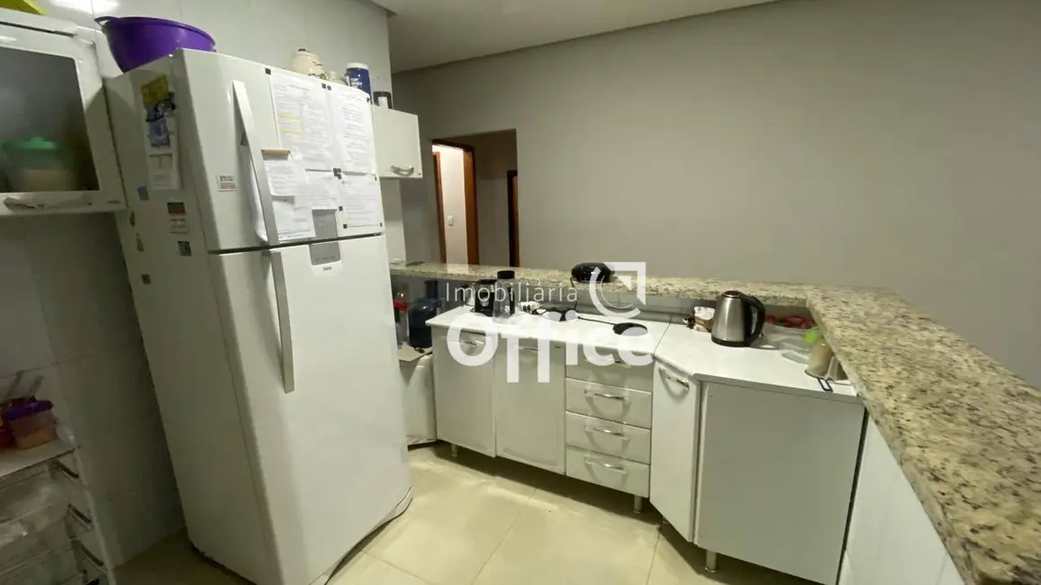 Casa com 4 quartos à venda, 300m2 em Anapolis - GO - imagem 8 Foto 8 de Casa com 4 quartos à venda, 300m2 em Anapolis - GO