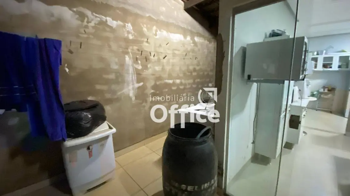 Casa com 4 quartos à venda, 300m2 em Anapolis - GO - imagem 3 Foto 3 de Casa com 4 quartos à venda, 300m2 em Anapolis - GO