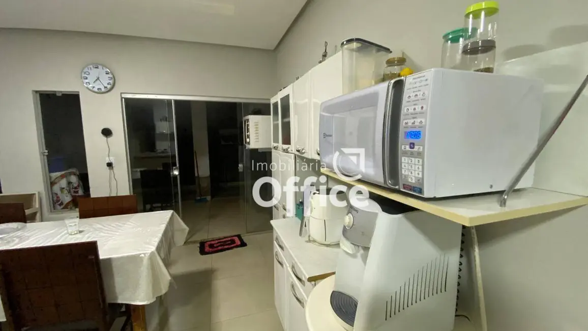 Casa com 4 quartos à venda, 300m2 em Anapolis - GO - imagem 7 Foto 7 de Casa com 4 quartos à venda, 300m2 em Anapolis - GO