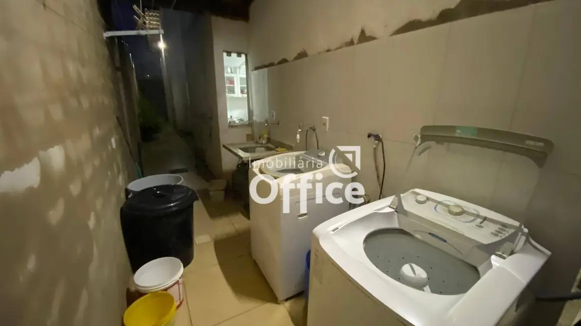 Casa com 4 quartos à venda, 300m2 em Anapolis - GO - imagem 2 Foto 2 de Casa com 4 quartos à venda, 300m2 em Anapolis - GO