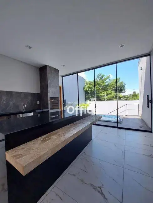 Foto 5 de Casa com 4 quartos à venda, 300m2 em Víviam Parque, Anapolis - GO