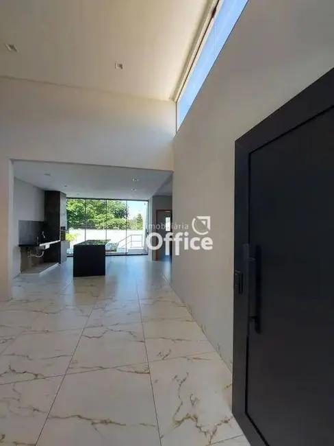 Foto 2 de Casa com 4 quartos à venda, 300m2 em Víviam Parque, Anapolis - GO