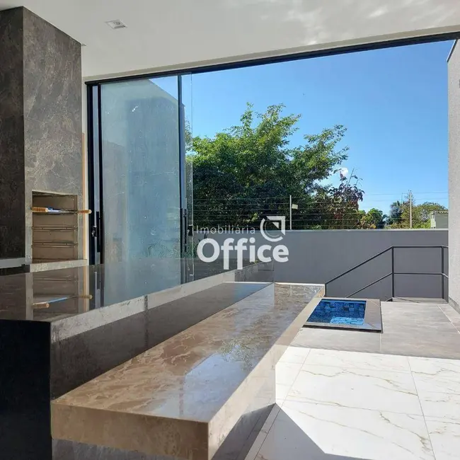 Foto 2 de Casa com 4 quartos à venda, 300m2 em Víviam Parque, Anapolis - GO