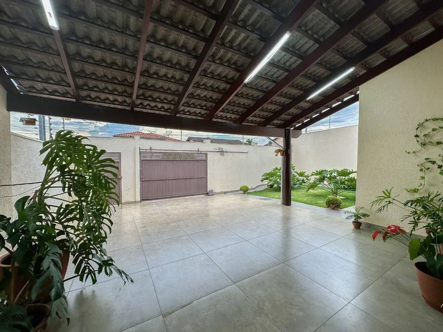 Foto 2 de Casa com 3 quartos à venda, 300m2 em Parque dos Pirineus, Anapolis - GO