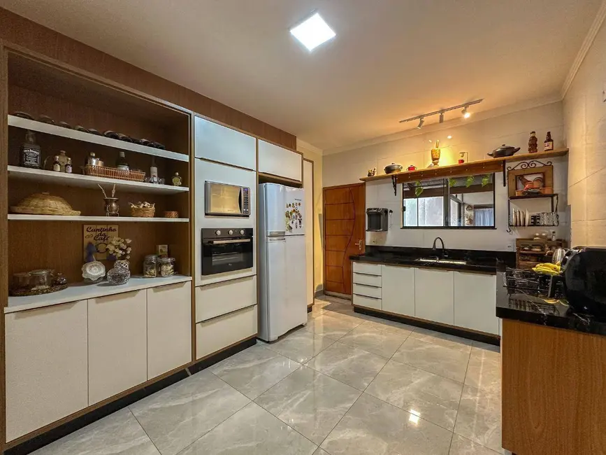 Foto 9 de Casa com 3 quartos à venda, 300m2 em Parque dos Pirineus, Anapolis - GO