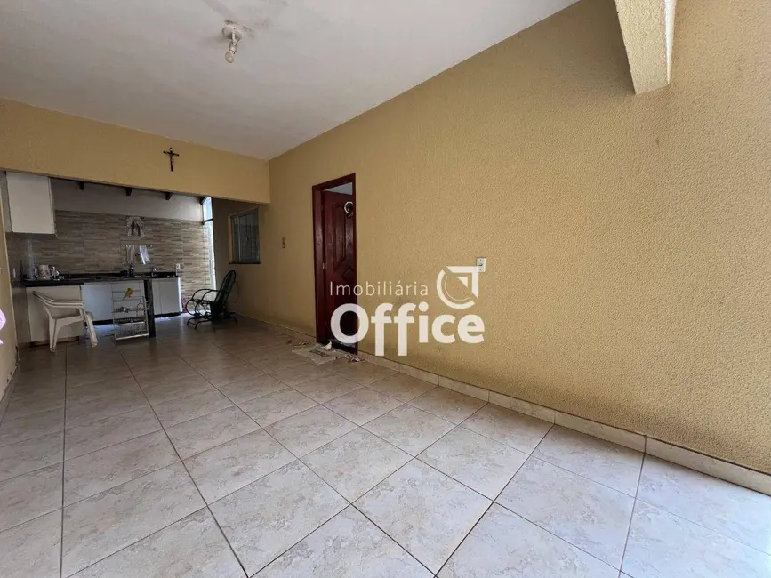 Sobrado com 3 quartos à venda, 126m2 em Vila Góis, Anapolis - GO - imagem 3 Foto 3 de Sobrado com 3 quartos à venda, 126m2 em Vila Góis, Anapolis - GO