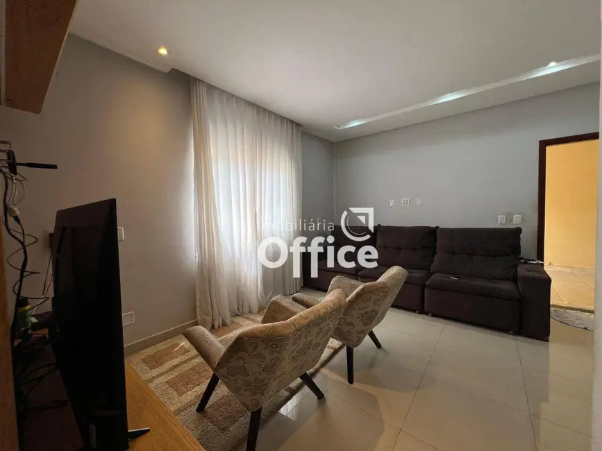 Sobrado com 3 quartos à venda, 126m2 em Vila Góis, Anapolis - GO - imagem 6 Foto 6 de Sobrado com 3 quartos à venda, 126m2 em Vila Góis, Anapolis - GO