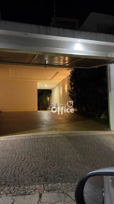 Foto 2 de Casa com 3 quartos à venda, 360m2 em Residencial Jardins do Lago, Anapolis - GO