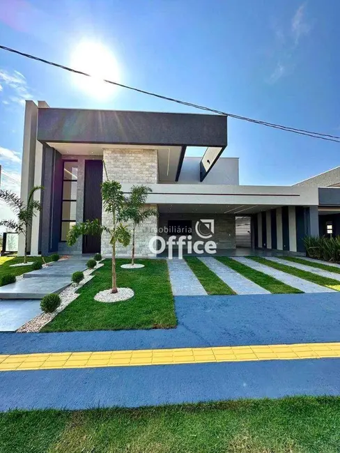 Casa de Condomínio com 4 quartos à venda, 520m2 em Senador Canedo - GO - imagem 3 Foto 3 de Casa de Condomínio com 4 quartos à venda, 520m2 em Senador Canedo - GO
