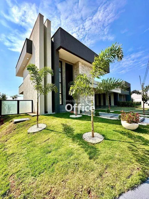 Casa de Condomínio com 4 quartos à venda, 520m2 em Senador Canedo - GO - imagem 1 Foto 1 de Casa de Condomínio com 4 quartos à venda, 520m2 em Senador Canedo - GO