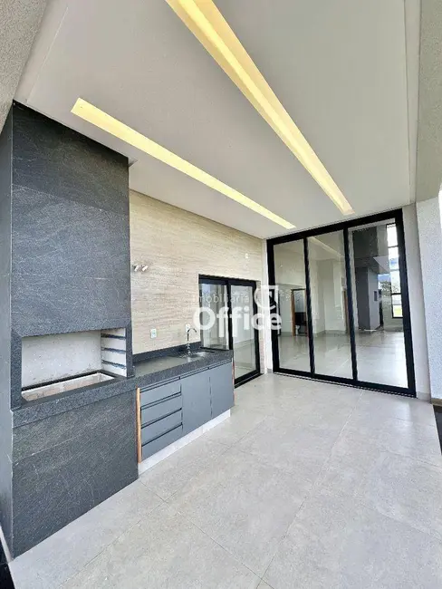 Casa de Condomínio com 4 quartos à venda, 520m2 em Senador Canedo - GO - imagem 9 Foto 9 de Casa de Condomínio com 4 quartos à venda, 520m2 em Senador Canedo - GO
