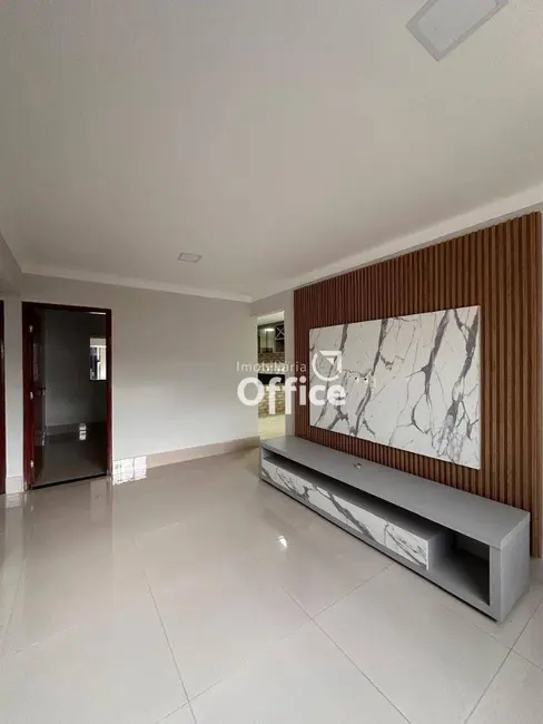 Foto 6 de Casa com 3 quartos à venda, 300m2 em Anapolis - GO