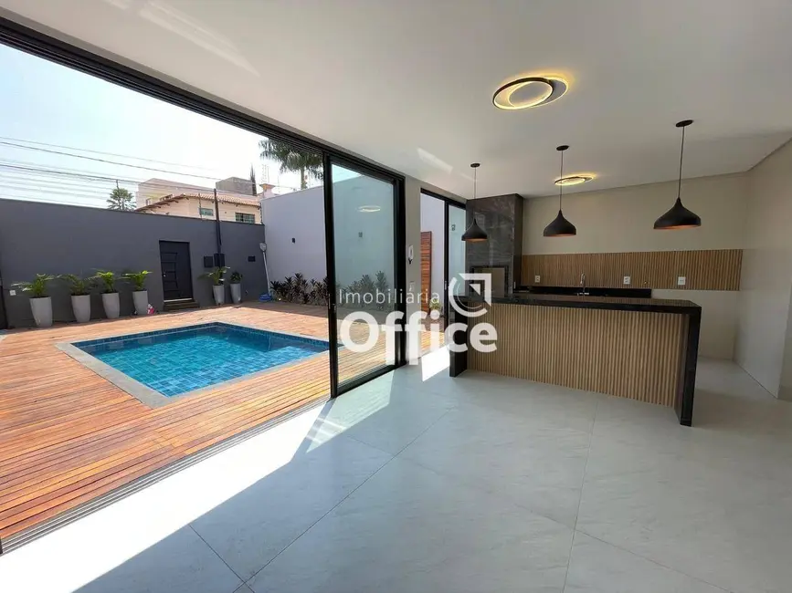 Sobrado com 4 quartos à venda, 364m2 em Anápolis City, Anapolis - GO - imagem 8 Foto 8 de Sobrado com 4 quartos à venda, 364m2 em Anápolis City, Anapolis - GO