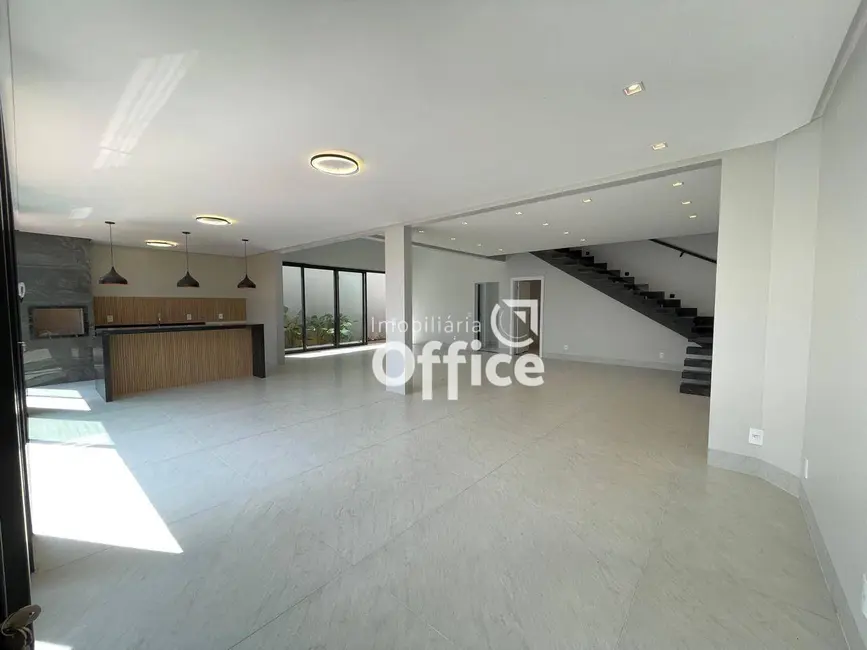 Sobrado com 4 quartos à venda, 364m2 em Anápolis City, Anapolis - GO - imagem 5 Foto 5 de Sobrado com 4 quartos à venda, 364m2 em Anápolis City, Anapolis - GO