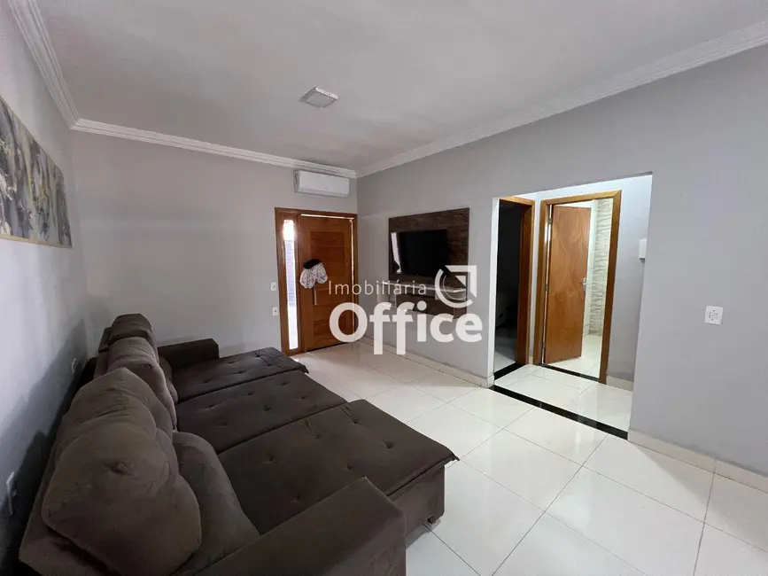 Foto 7 de Casa com 2 quartos para alugar, 200m2 em Residencial Ayrton Senna, Anapolis - GO