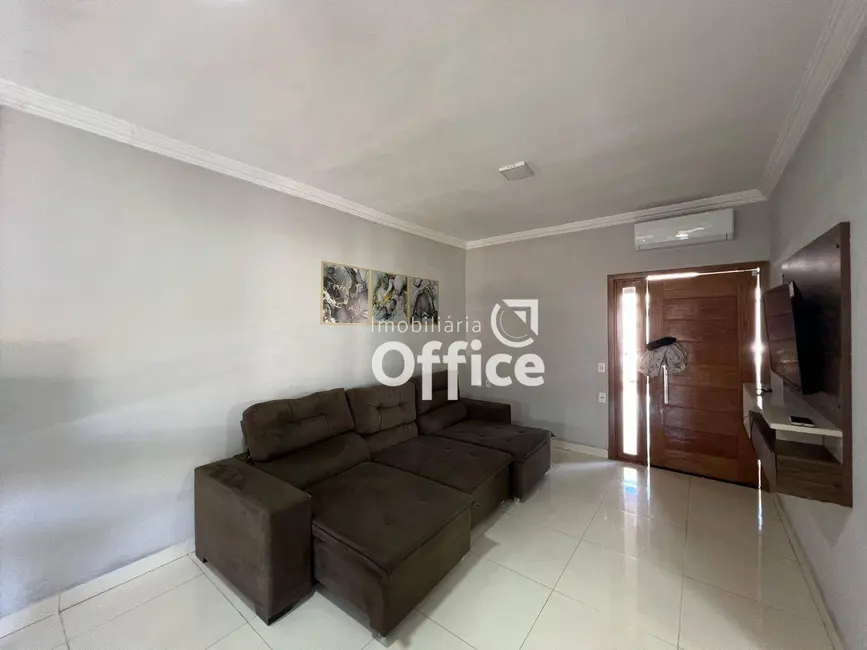 Foto 5 de Casa com 2 quartos para alugar, 200m2 em Residencial Ayrton Senna, Anapolis - GO