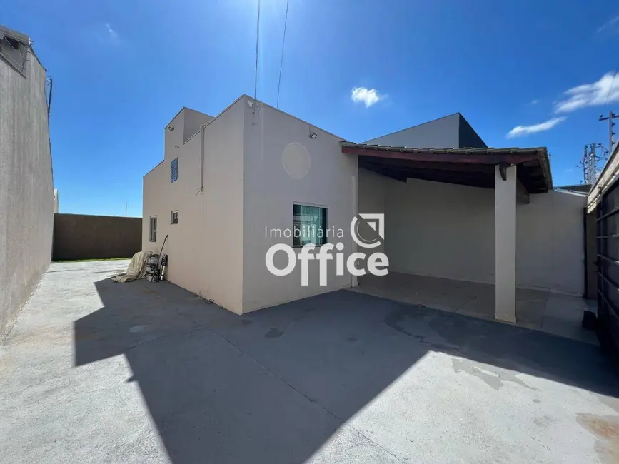 Foto 3 de Casa com 2 quartos para alugar, 200m2 em Residencial Ayrton Senna, Anapolis - GO
