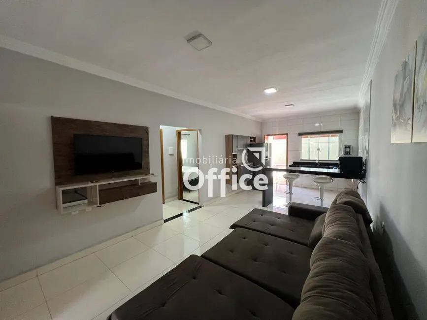 Foto 6 de Casa com 2 quartos para alugar, 200m2 em Residencial Ayrton Senna, Anapolis - GO