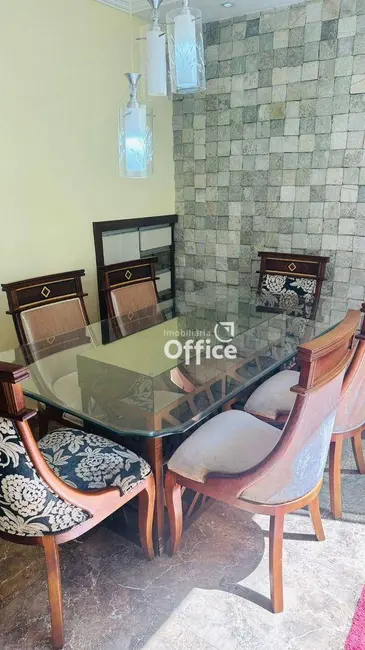 Sobrado com 3 quartos à venda, 100m2 em Vila Industrial, Anapolis - GO - imagem 9 Foto 9 de Sobrado com 3 quartos à venda, 100m2 em Vila Industrial, Anapolis - GO