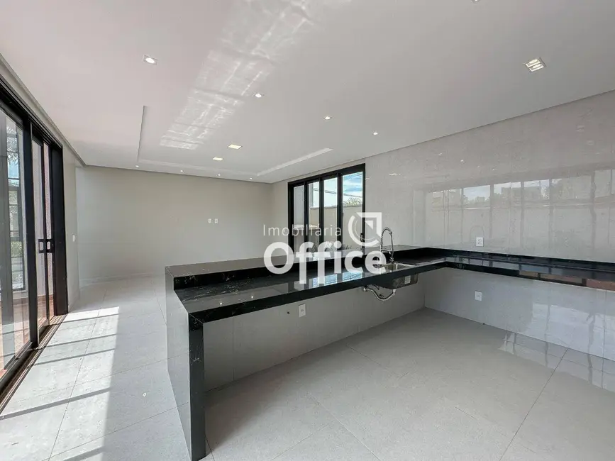Foto 8 de Casa de Condomínio com 3 quartos à venda, 360m2 em Anapolis - GO