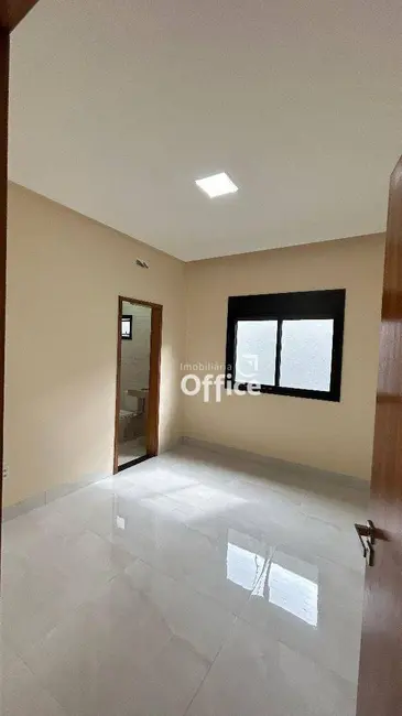 Foto 9 de Casa com 3 quartos à venda, 360m2 em Residencial Jardins do Lago, Anapolis - GO