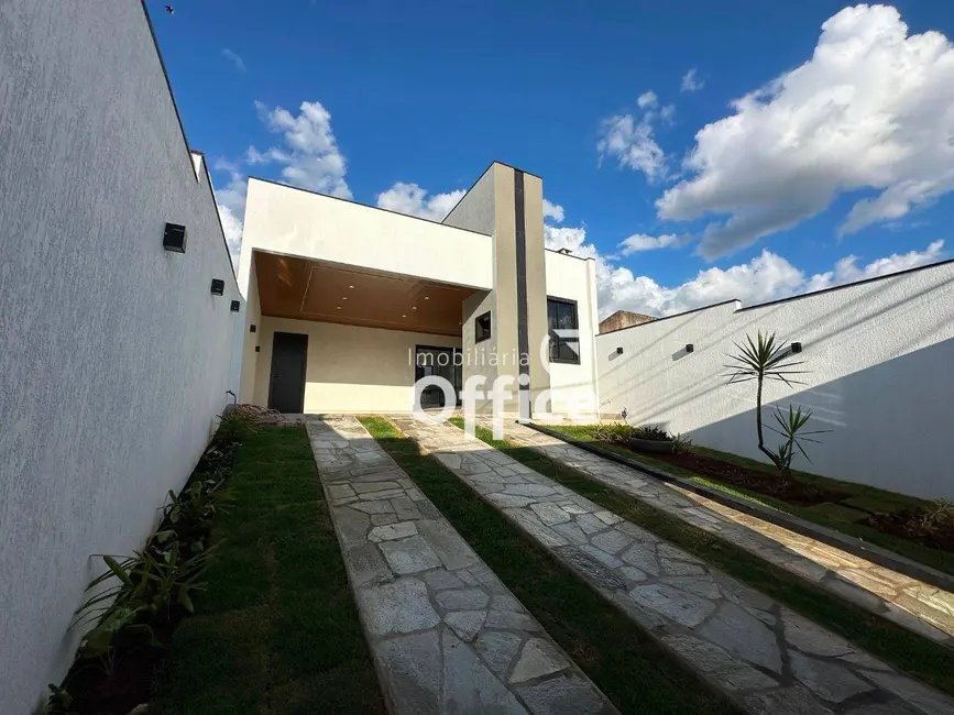 Foto 2 de Casa com 3 quartos à venda, 258m2 em Jardim Europa, Anapolis - GO