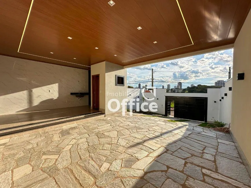 Foto 8 de Casa com 3 quartos à venda, 258m2 em Jardim Europa, Anapolis - GO