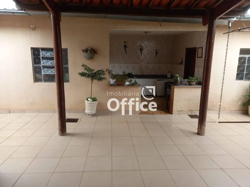 Foto 6 de Casa com 3 quartos à venda, 450m2 em Jardim Bandeirante, Anapolis - GO