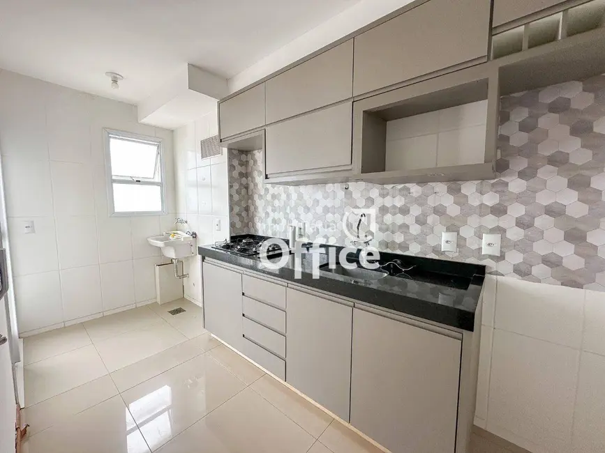 Foto 2 de Apartamento com 2 quartos à venda, 56m2 em Cidade Jardim, Anapolis - GO