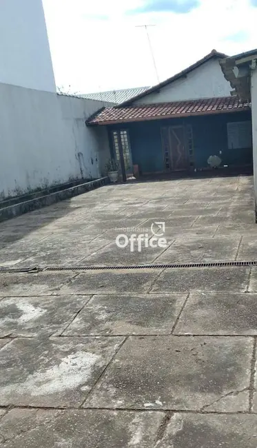 Foto 2 de Casa com 3 quartos à venda, 400m2 em Setor Central, Anapolis - GO