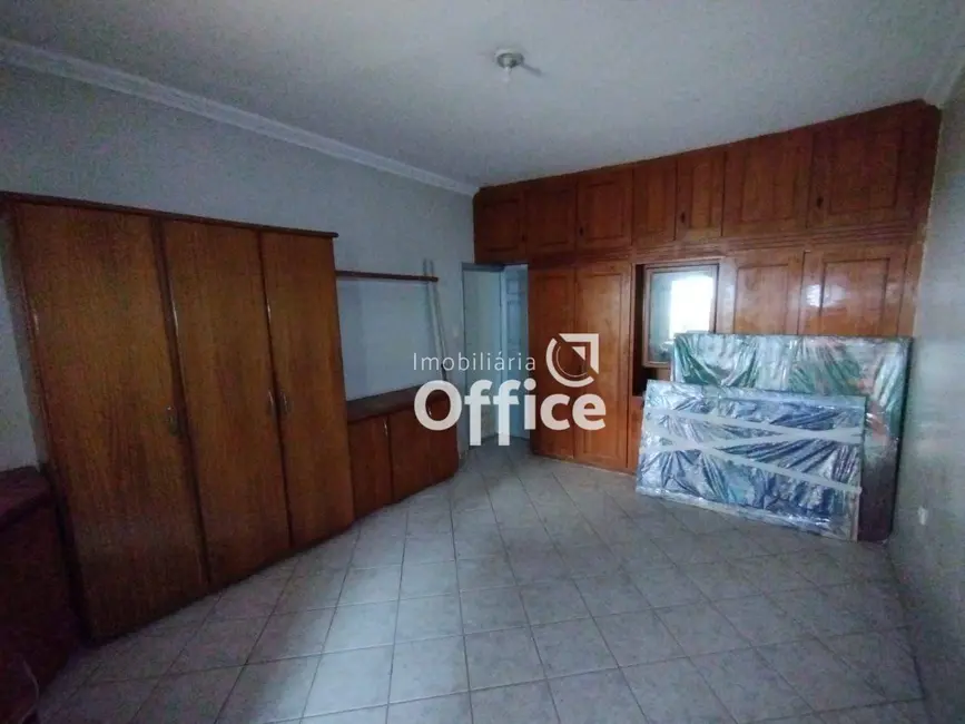 Foto 4 de Casa com 3 quartos à venda, 400m2 em Setor Central, Anapolis - GO