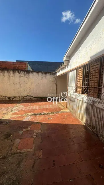 Casa com 3 quartos à venda, 300m2 em Anapolis - GO - imagem 4 Foto 4 de Casa com 3 quartos à venda, 300m2 em Anapolis - GO