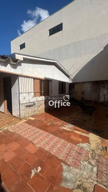 Casa com 3 quartos à venda, 300m2 em Anapolis - GO - imagem 3 Foto 3 de Casa com 3 quartos à venda, 300m2 em Anapolis - GO
