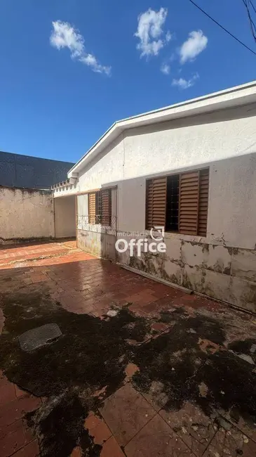 Casa com 3 quartos à venda, 300m2 em Anapolis - GO - imagem 2 Foto 2 de Casa com 3 quartos à venda, 300m2 em Anapolis - GO