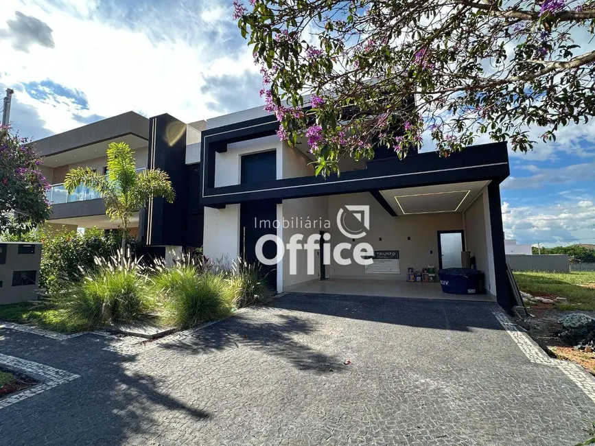 Foto 1 de Casa de Condomínio com 3 quartos à venda, 374m2 em Anapolis - GO