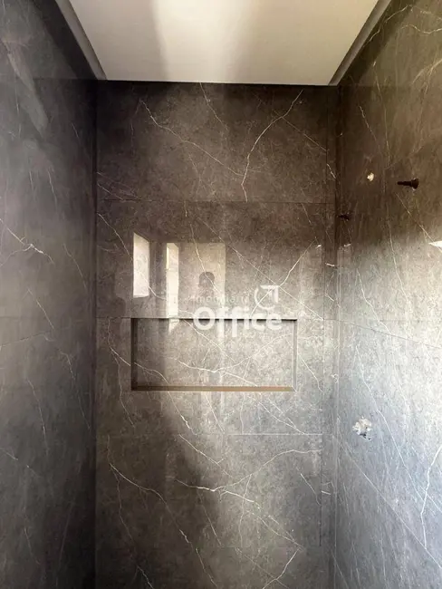 Casa com 3 quartos à venda, 180m2 em Setor Central, Anapolis - GO - imagem 9 Foto 9 de Casa com 3 quartos à venda, 180m2 em Setor Central, Anapolis - GO