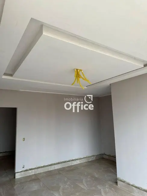 Casa com 3 quartos à venda, 180m2 em Setor Central, Anapolis - GO - imagem 8 Foto 8 de Casa com 3 quartos à venda, 180m2 em Setor Central, Anapolis - GO