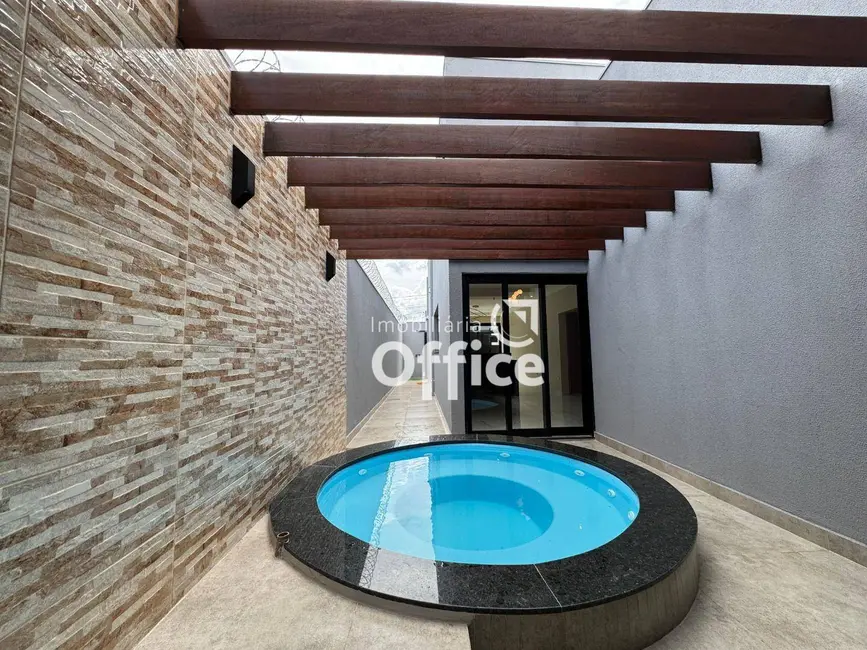 Foto 1 de Casa com 3 quartos à venda, 200m2 em Jardim Itália, Anapolis - GO