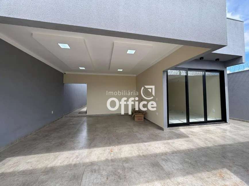 Foto 2 de Casa com 3 quartos à venda, 200m2 em Jardim Itália, Anapolis - GO