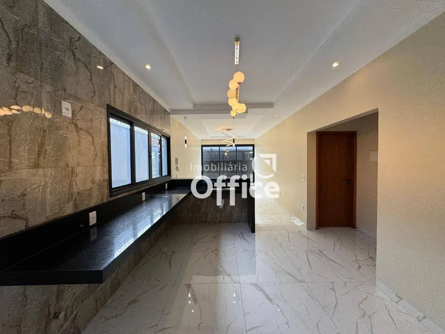 Foto 7 de Casa com 3 quartos à venda, 200m2 em Jardim Itália, Anapolis - GO