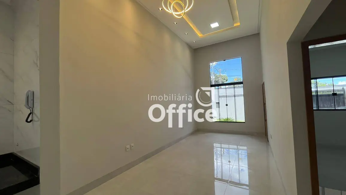 Casa com 3 quartos à venda, 200m2 em Residencial Tangará, Anapolis - GO - imagem 2 Foto 2 de Casa com 3 quartos à venda, 200m2 em Residencial Tangará, Anapolis - GO