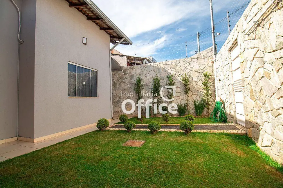 Foto 3 de Casa com 3 quartos à venda, 300m2 em Residencial Vale do Sol, Anapolis - GO