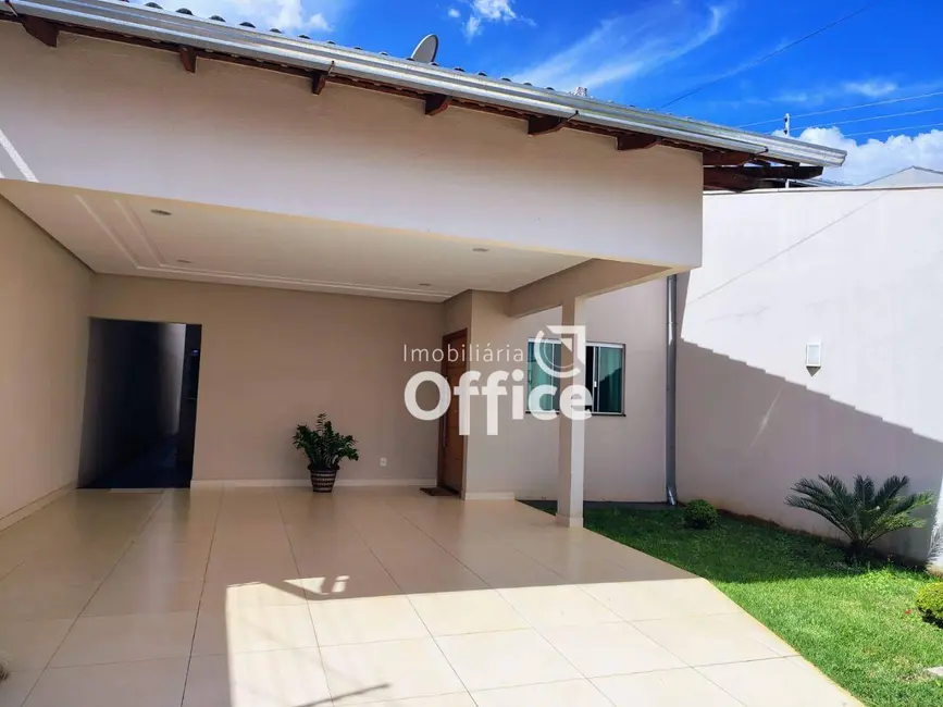 Casa com 3 quartos à venda, 200m2 em Anapolis - GO - imagem 1 Foto 1 de Casa com 3 quartos à venda, 200m2 em Anapolis - GO