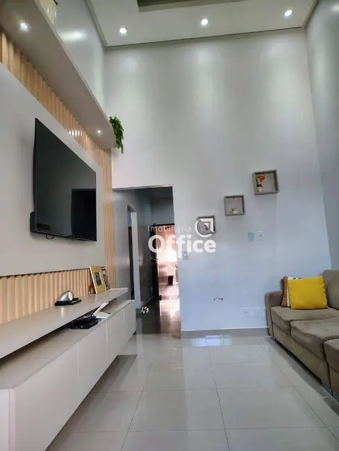 Casa com 3 quartos à venda, 200m2 em Anapolis - GO - imagem 2 Foto 2 de Casa com 3 quartos à venda, 200m2 em Anapolis - GO