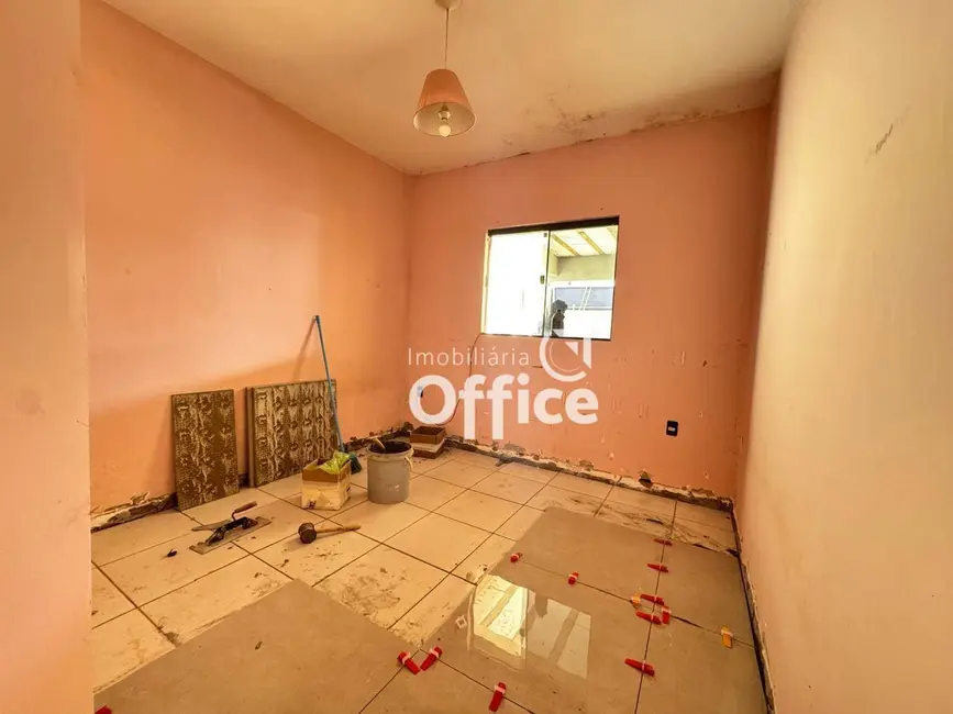 Foto 2 de Casa com 2 quartos à venda, 200m2 em Residencial Flamboyant, Anapolis - GO